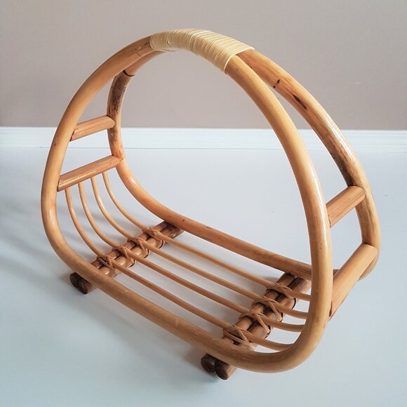 Vintage MCM rattan magazine rack. - Picture 3 of 9